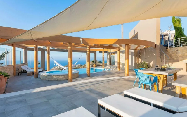 Luxury Villa With Heated Pool 700m to the Beach
