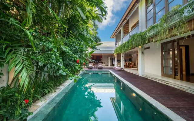 Fabulous Private Villa, 3 BR, Canggu With Staff