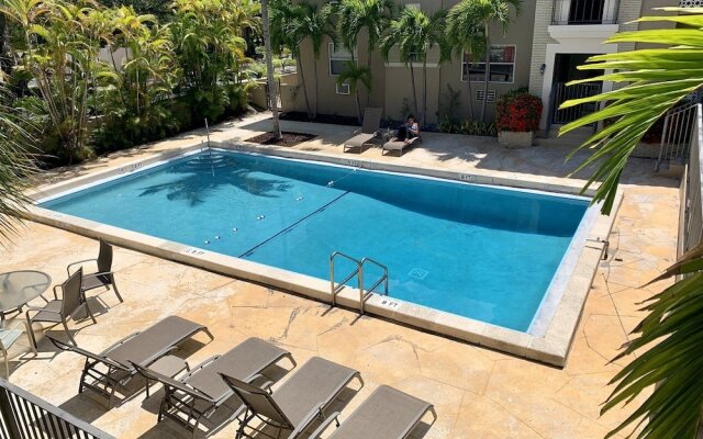 Cozy Coconut Grove Studio