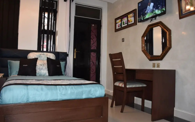 Pent House Inn Namugongo