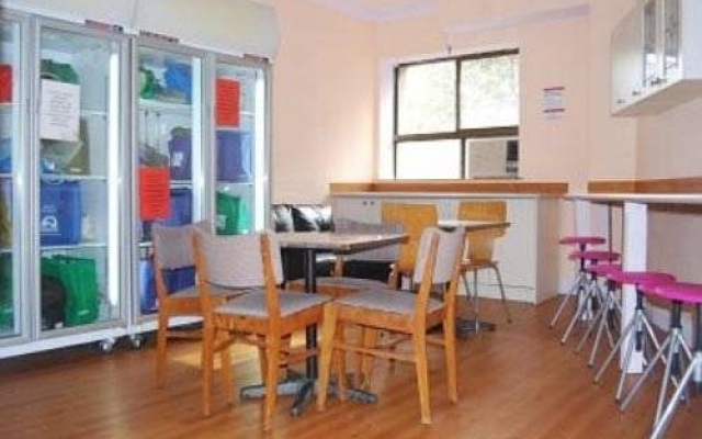 Dlux Hostel