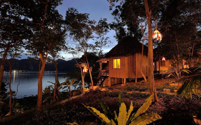Golden Bee Phi Phi