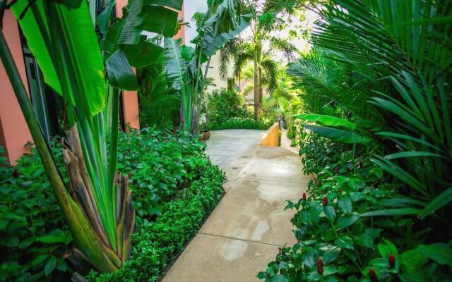 Naiharn Condominium Phuket