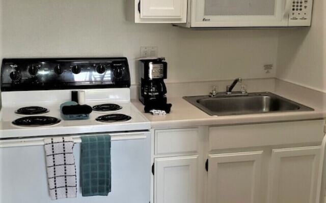Park Suites at 104 - One Bedroom Apartment
