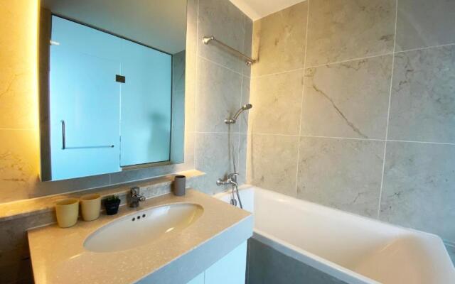 The Astra 2bedroom,close night bazaar and old city