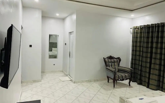 Villa Maxili Hotel and Apartment