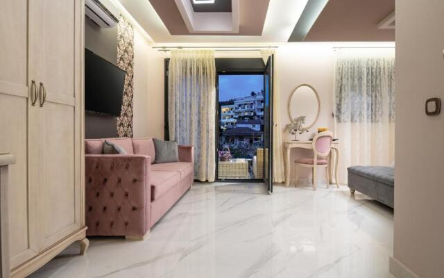 Pela Veranda Exquisite Suites