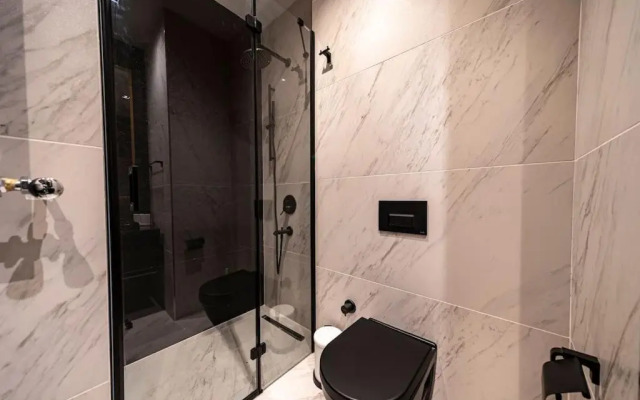 Classy, modern furnished residence-7/24 security ( benesta 64 )