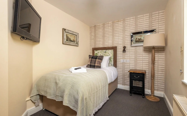 The Olde Coach House Inn