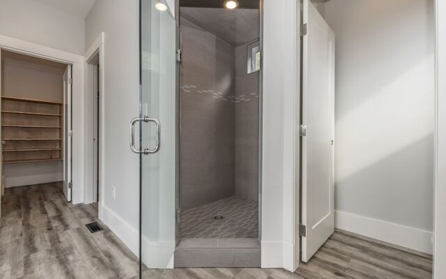 The Lodge on Harrison Lake