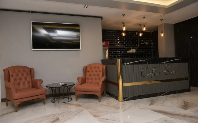 Daymonth Hotel