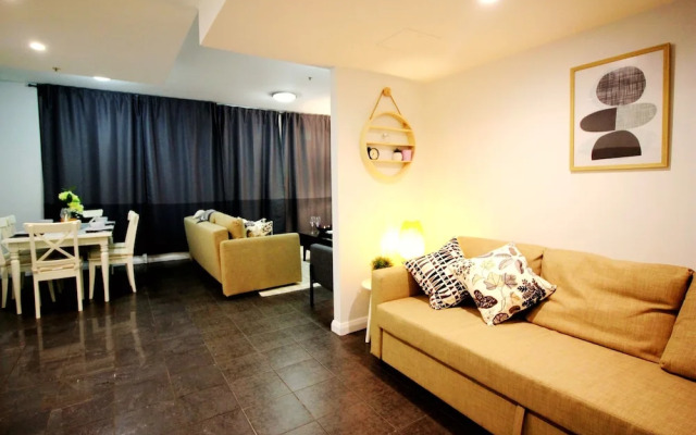 Spacious Apartment Central Location