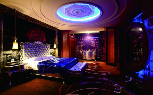 Luxurious Romantic Hotel