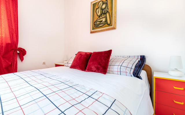 Beach Apartment Alenka Red