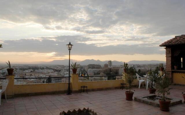 Carmen en el Albaicín con Jardin y Vistas