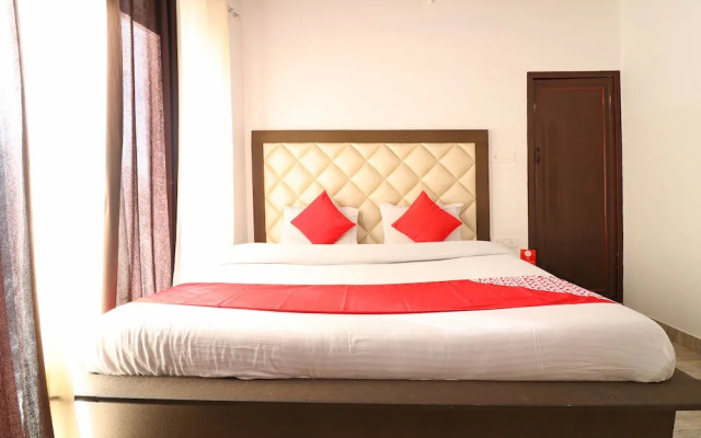 OYO 24137 Hotel Himalayan Village