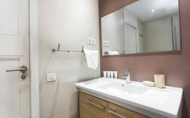 4bedroom apartment with a balcony in Las Ramblas 3 2