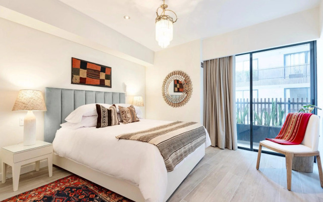 ✶ Maras Residence ✶ LUXURY Rooftop Pool & Grill