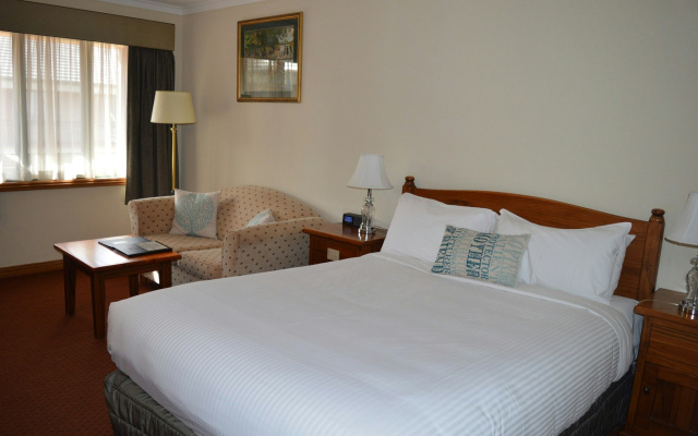 Gateway on Monash Boutique Hotel