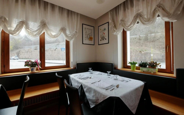 Albergo De March
