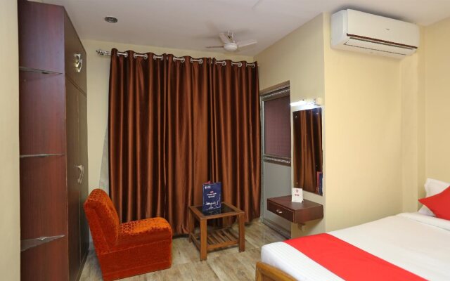 Holiday Inn Guest House By OYO Rooms