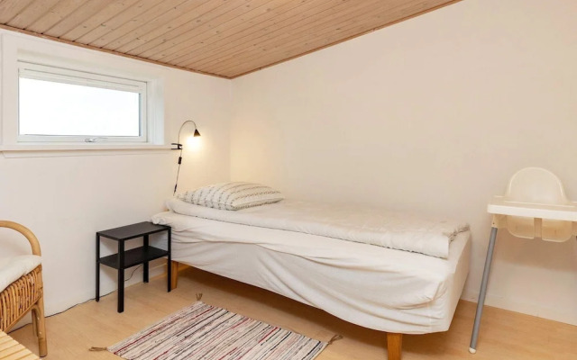 6 Person Holiday Home in Frostrup