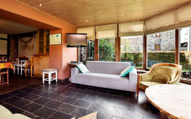Rustic House With Sunroom