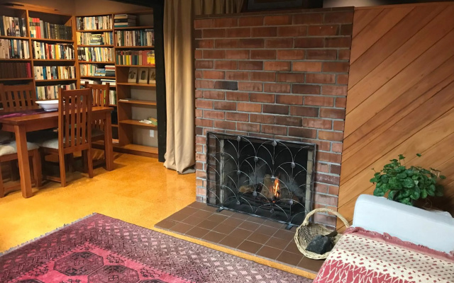 Karori Cottage – Guest Rooms – Wellington