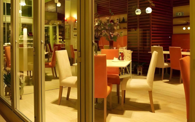 Caza V1 Serviced Apartment