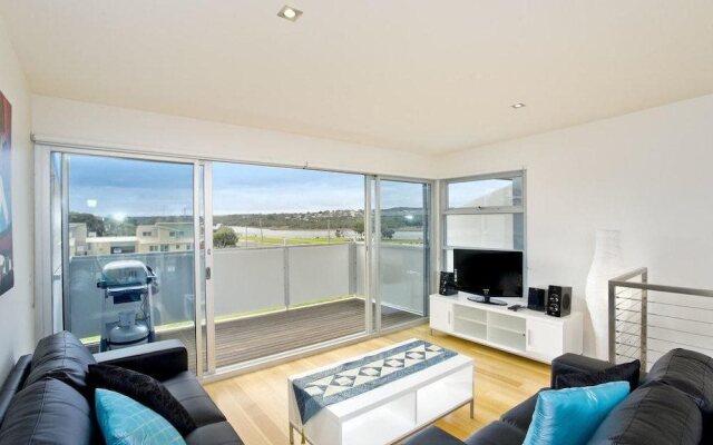 Four Kings Apartments