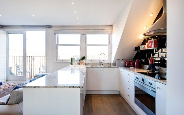 Balcony Apartment In Little Venice