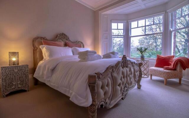 Fabulously Unique 3BD Home Sunderland