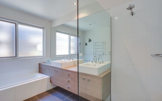 Portsea Place
