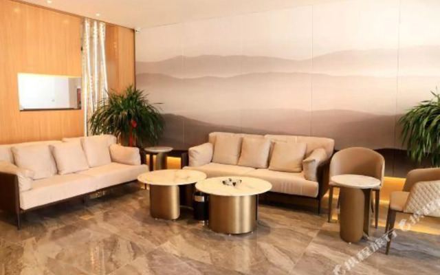 Zhongzhou Business Hotel