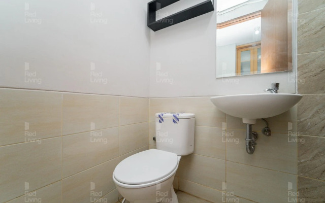 RedLiving Apartemen Transpark Juanda - F88 Tower Jade