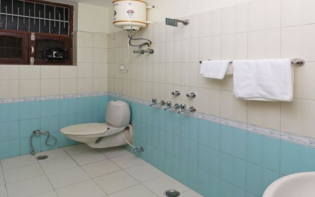 OYO 10071 Go Rooms Sector 45