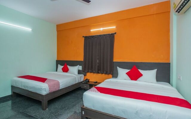 Oyo 18265 Golden Keys