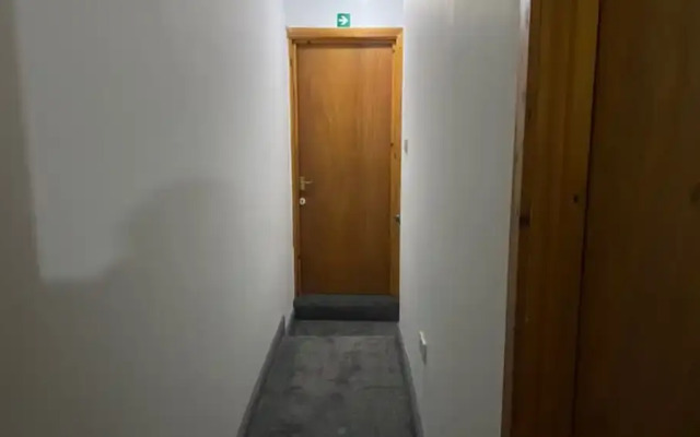 Room in Guest Room - Spacious Double Room in Stoke