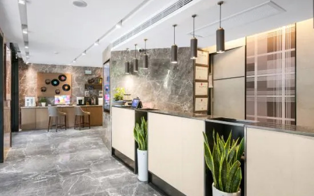 Homeinn Plus Hotel (Hangzhou West Lake Hubin Hefang Street Pedestrian Street)