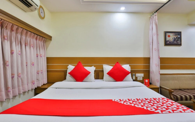 OYO 17117 Hotel Rainbow
