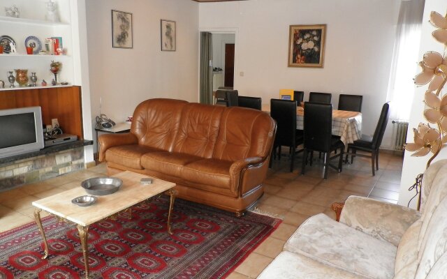 Country House in Poperinge Near WWI Sites