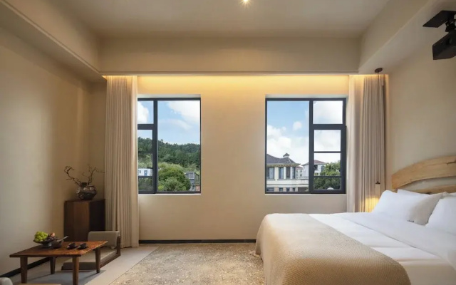 Qingmo Hidden Mid-Mountain Hotel