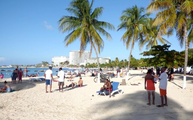 Beach One Bedroom Suite C15