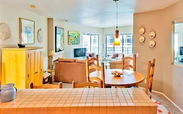 #8132 - La Jolla Shores Penthouse Two-Bedroom Apartment