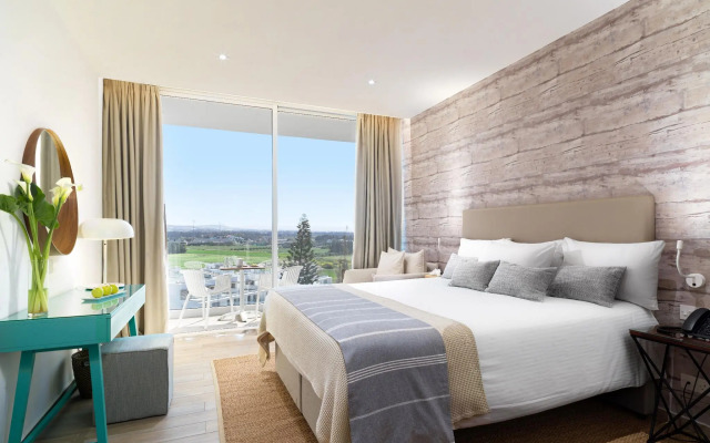 Leonardo Plaza Cypria Maris Beach Hotel & Spa