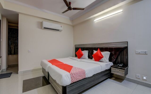 OYO 16120 Balajee Classic Inn