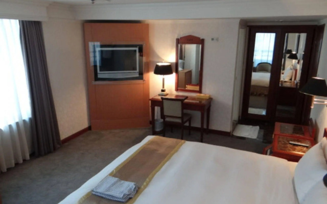 Crystal Plaza Hotel Kaohsiung