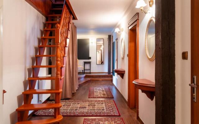 5BR 2BATH Masarykovo nábřeží apartment