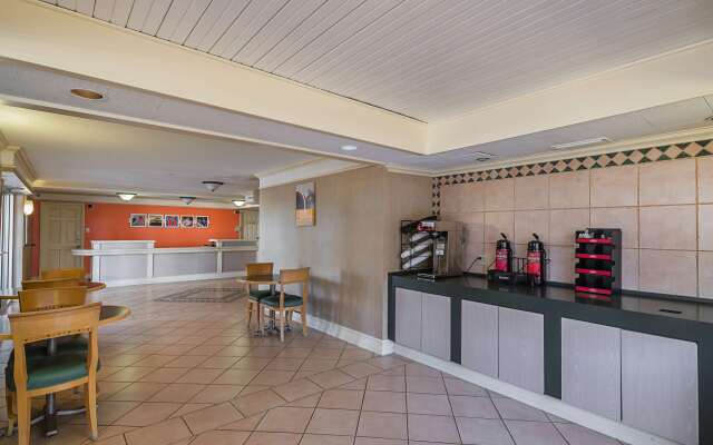 Motel 6 Grand Prairie, TX - Interstate 30