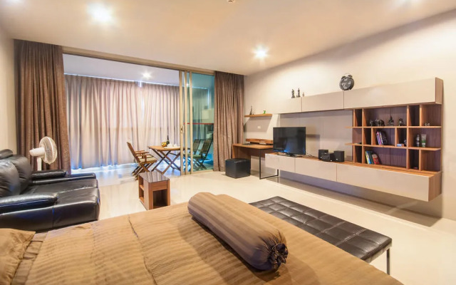 Seaview modern Apartment at Karon Hill